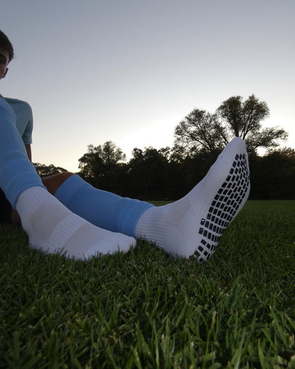 4x Pairs of Plain Grip Socks (mixed)