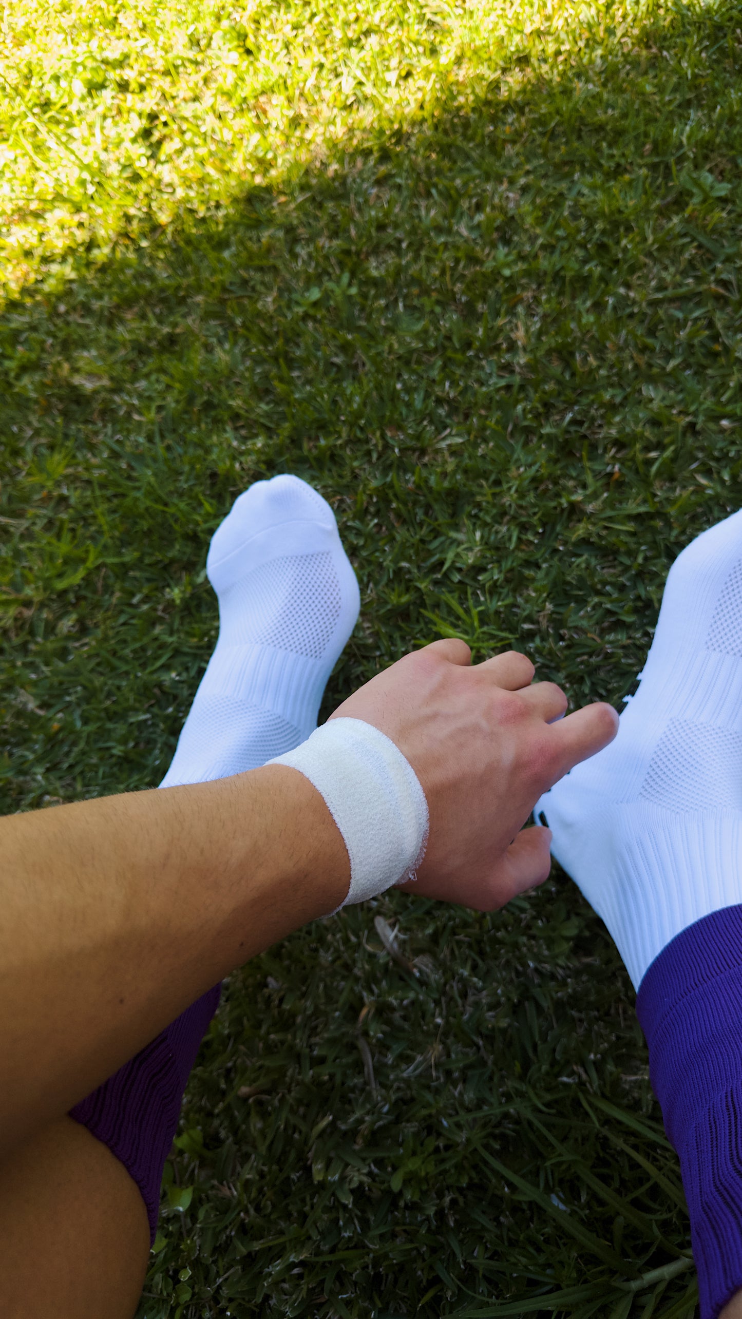 5 white wrist tapes